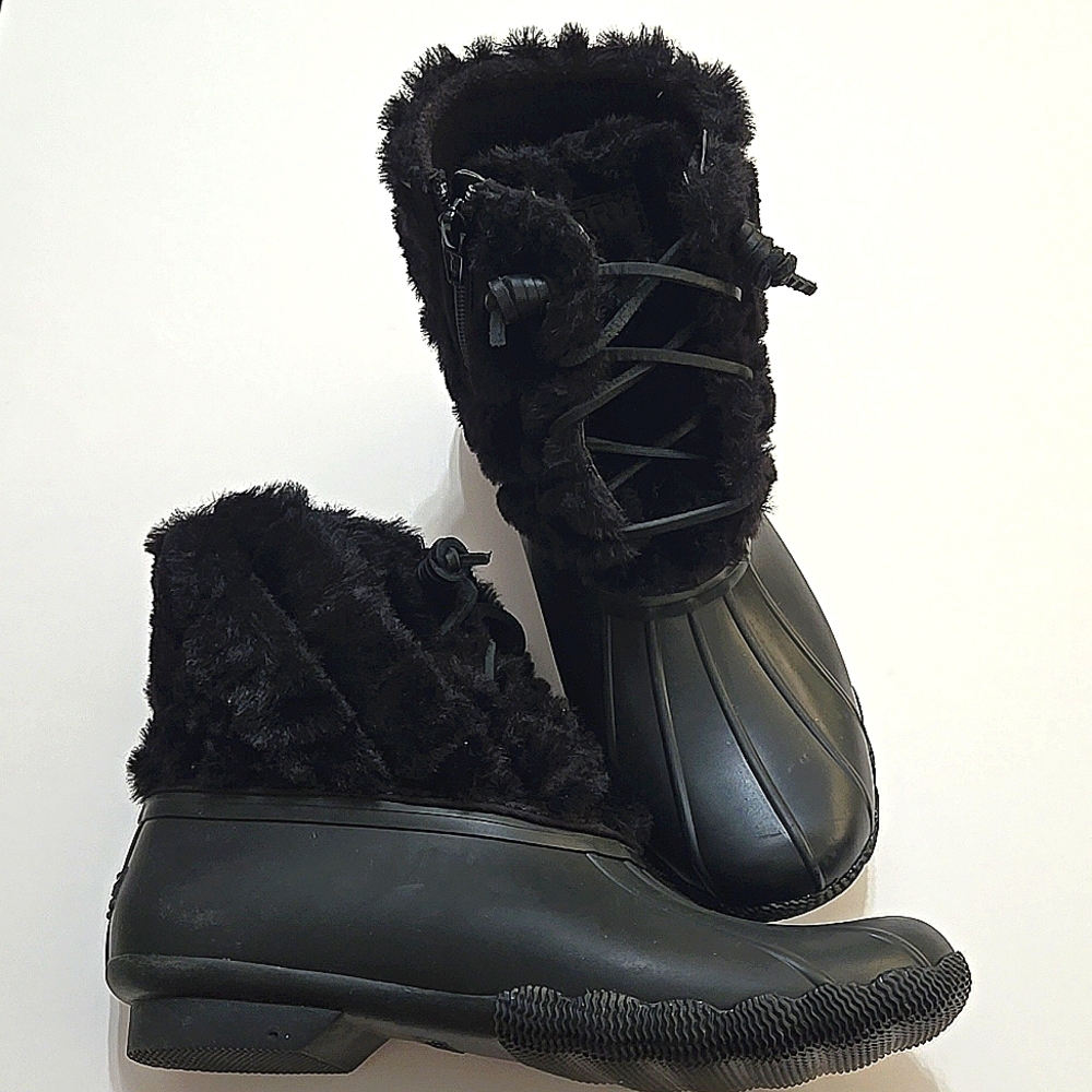 NEW Sperry Saltwater Duck Boot - womens size 7 - black with faux fur